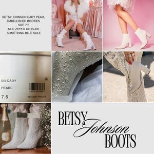 NWT. Betsy Johnson. White Pearl Embellished Wedding Concert Boots. Size 7.5